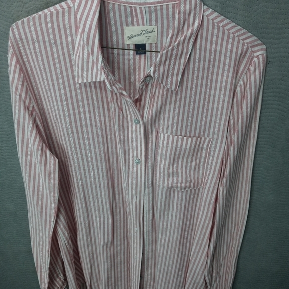 Universal Thread women's long sleeve button front - Picture 2 of 7